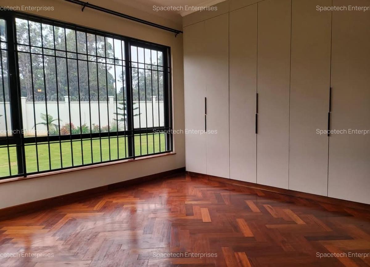 5 Bed House with En Suite in Loresho - 11