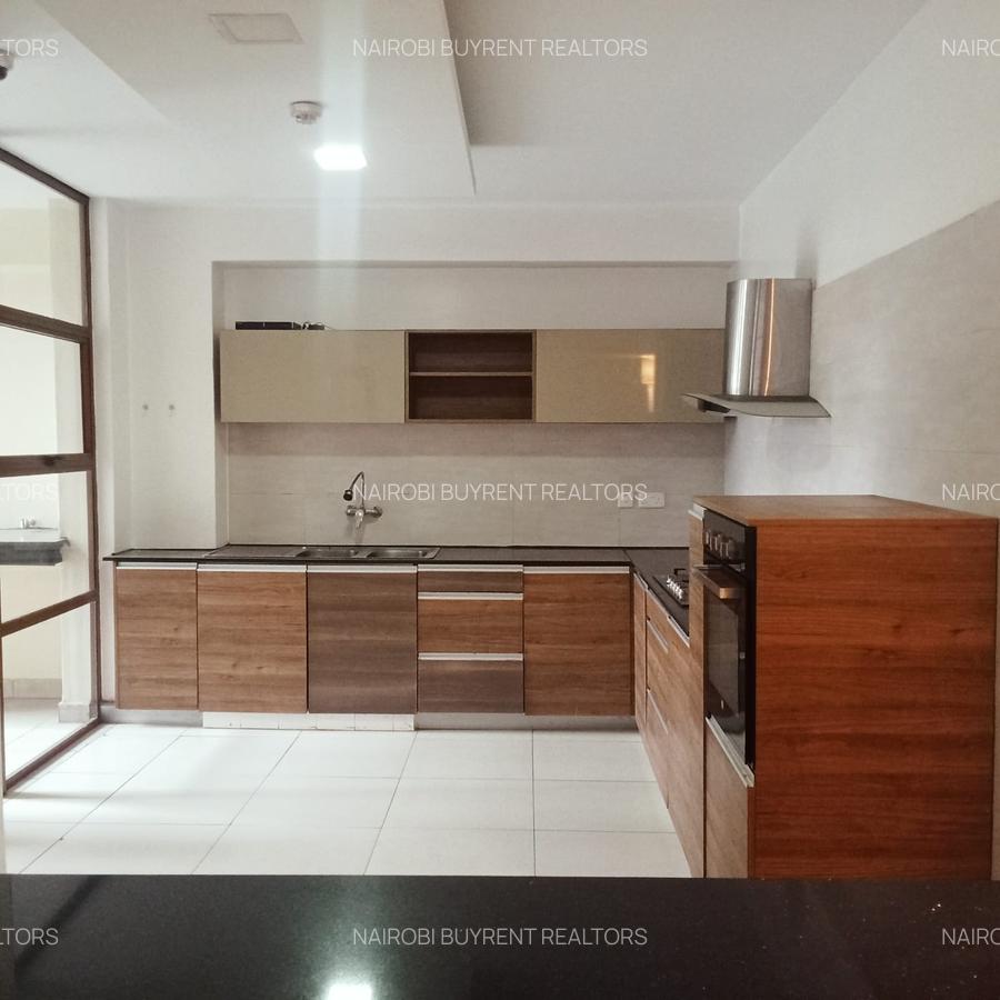 4 Bed Apartment with En Suite in Parklands - 3