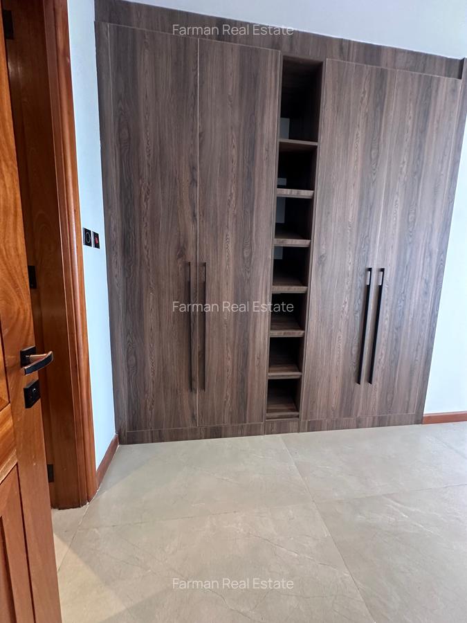 3 Bed Apartment with En Suite in Riverside - 11