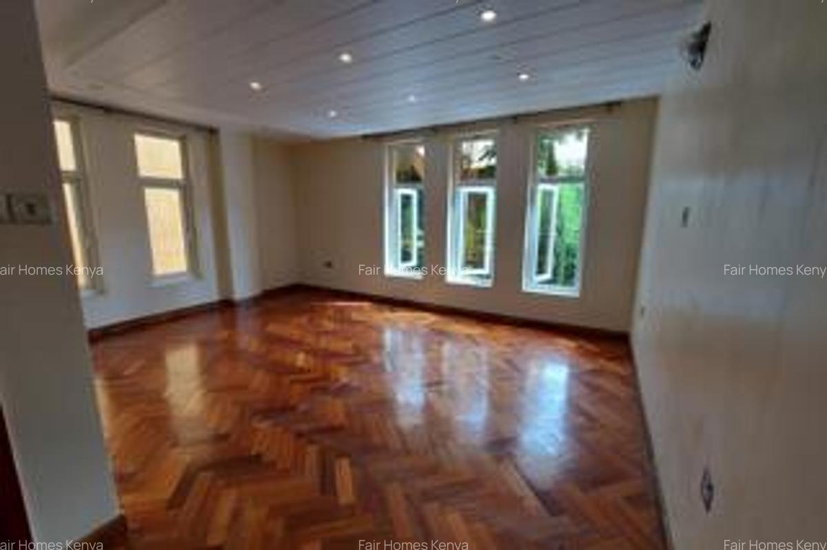 5 Bed Townhouse with En Suite at Convent Drive - 4