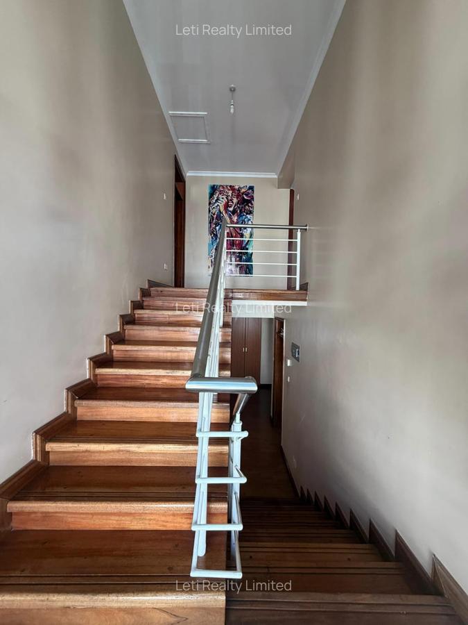 4 Bed Townhouse with En Suite in Lavington - 18