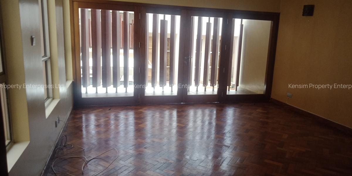 5 Bed Townhouse with En Suite in Lavington - 5