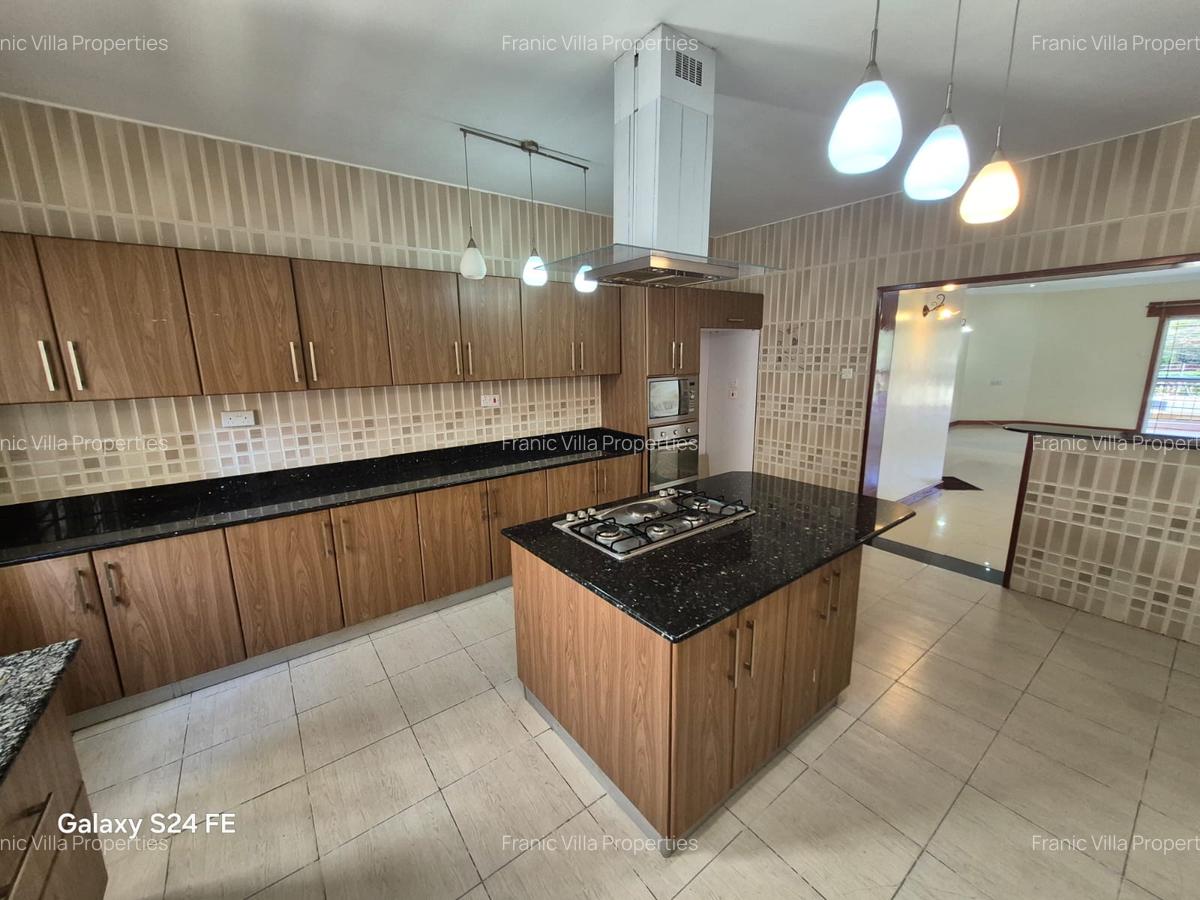 3 Bed Apartment with En Suite at Raphta Road - 7