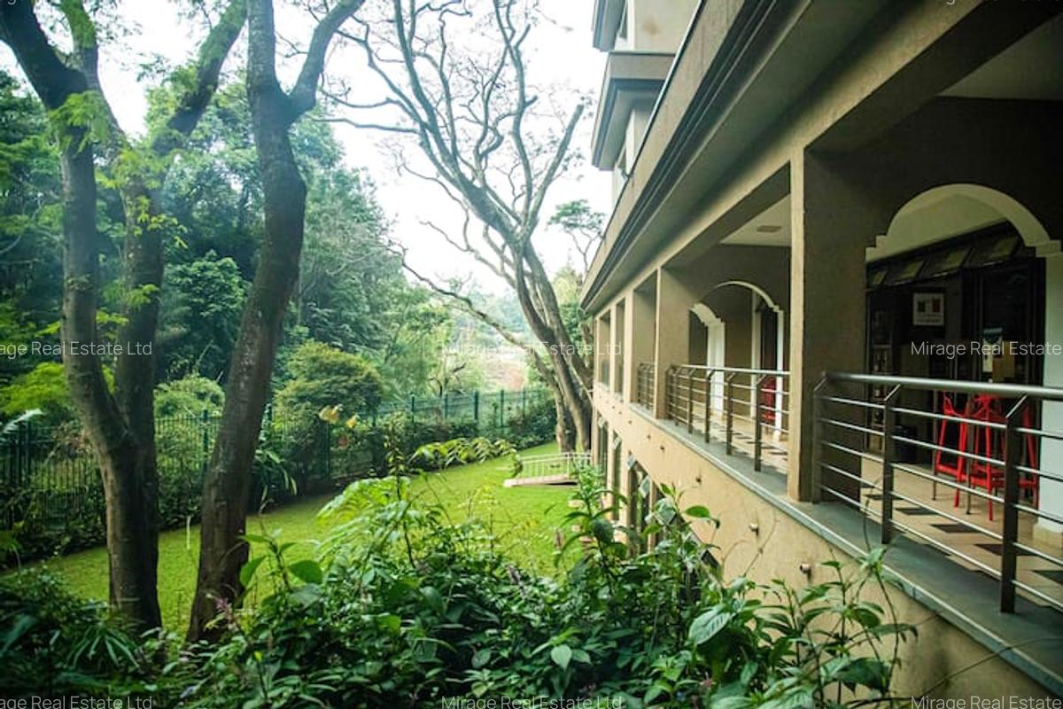 Serviced 3 Bed Apartment with En Suite in Parklands - 19