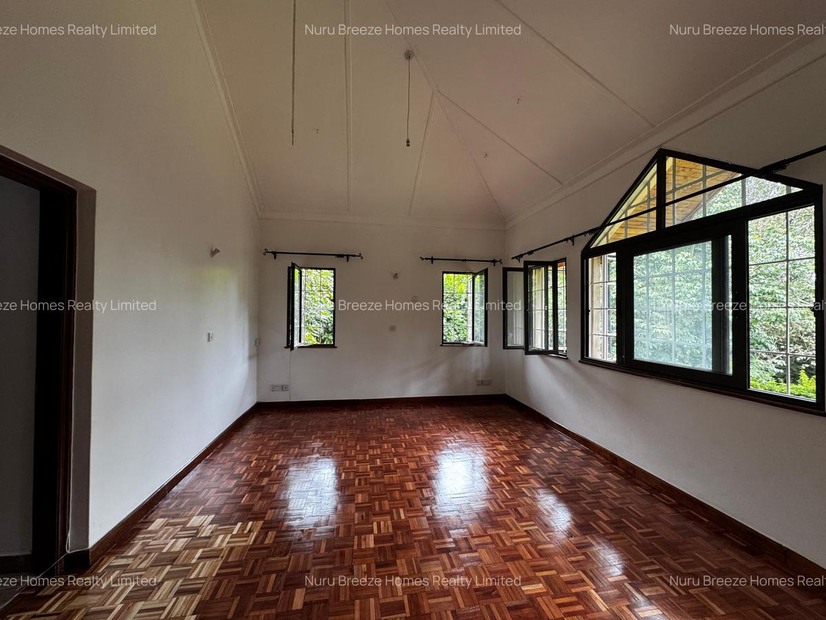 5 Bed Townhouse with En Suite in Rosslyn - 17