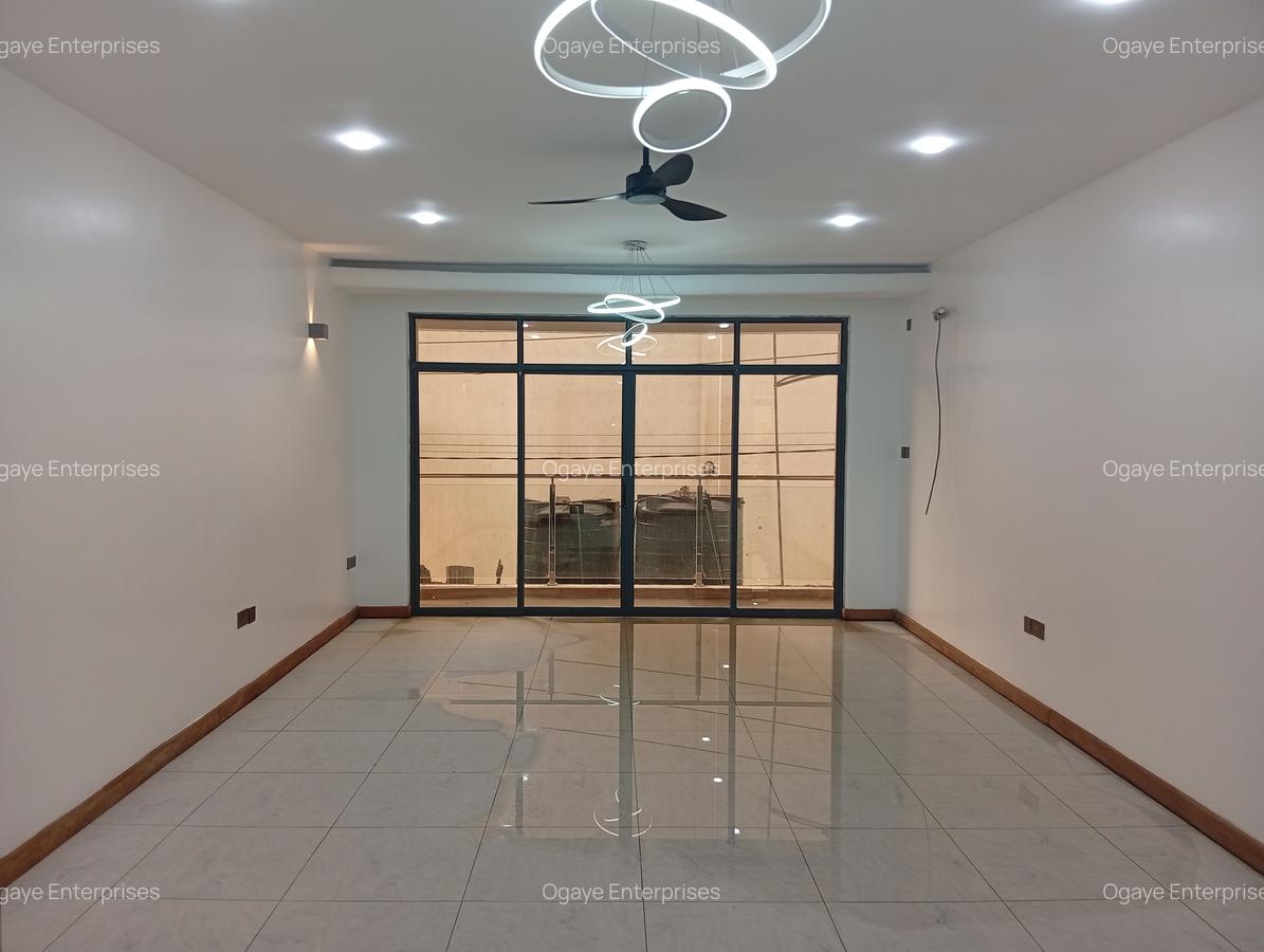 3 Bed Apartment with En Suite at Bombolulu - 1