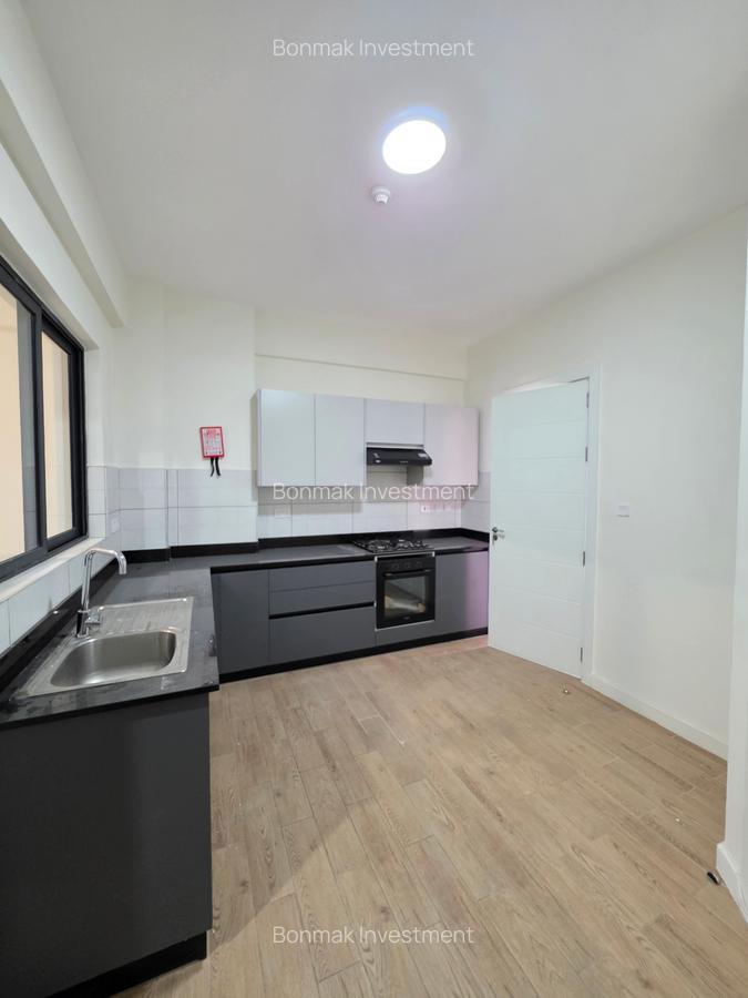 2 Bed Apartment with En Suite at Lavington Green - 7