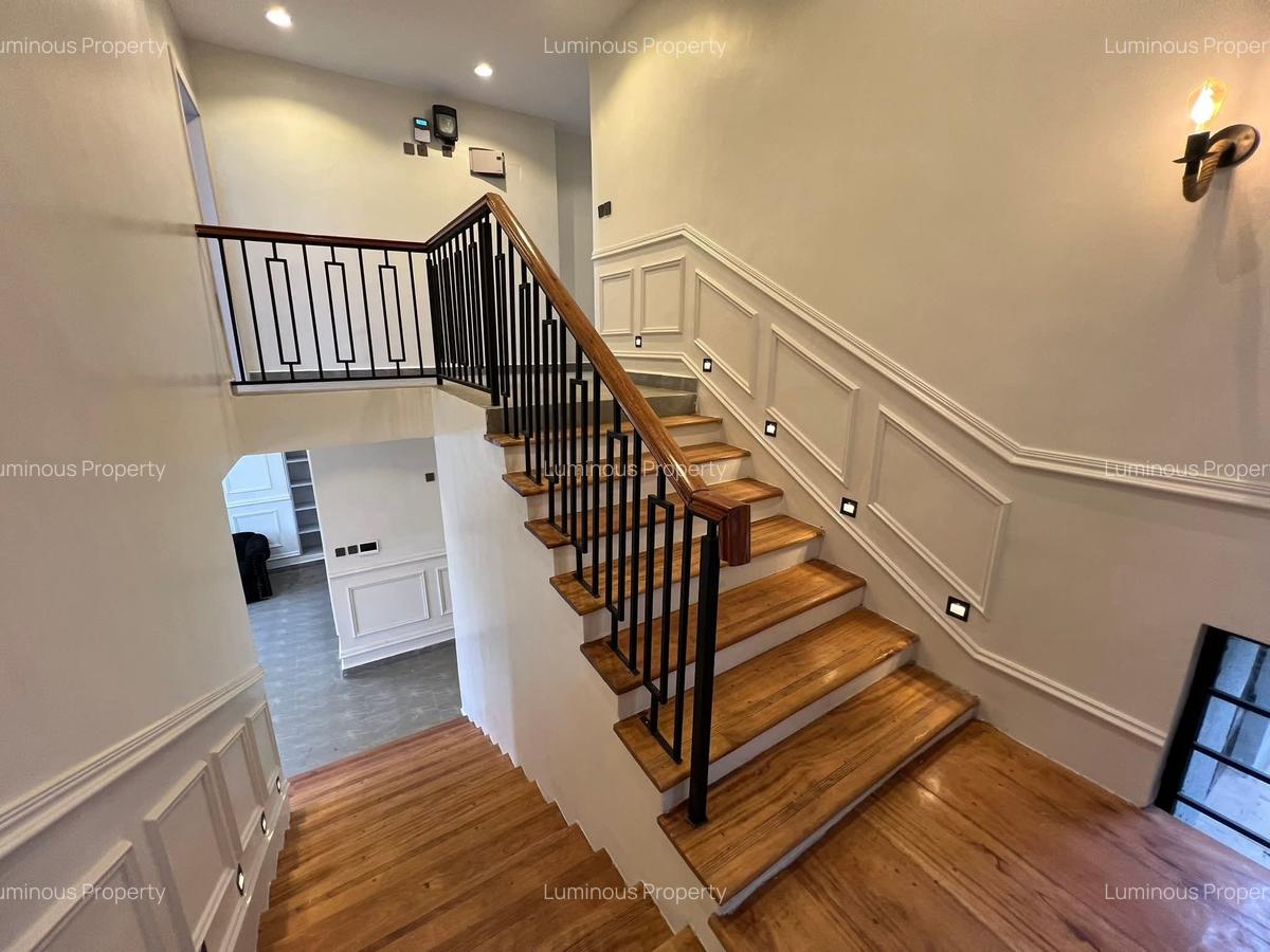 4 Bed House with En Suite at Membley - 9