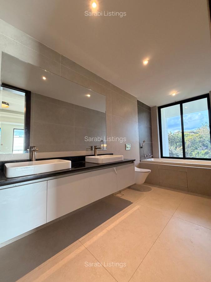 5 Bed Townhouse with En Suite in Kitisuru - 4