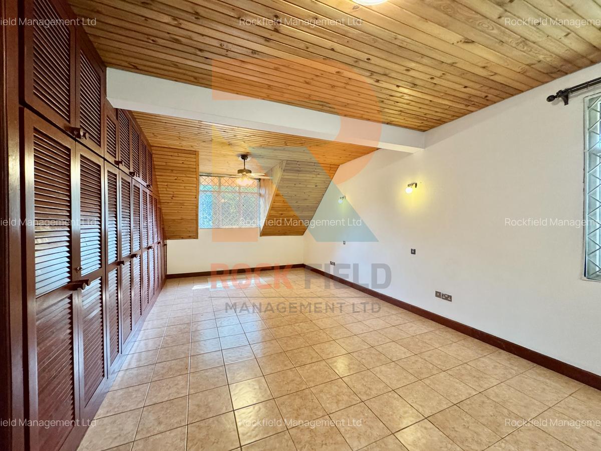 5 Bed Townhouse with En Suite in Rosslyn - 14