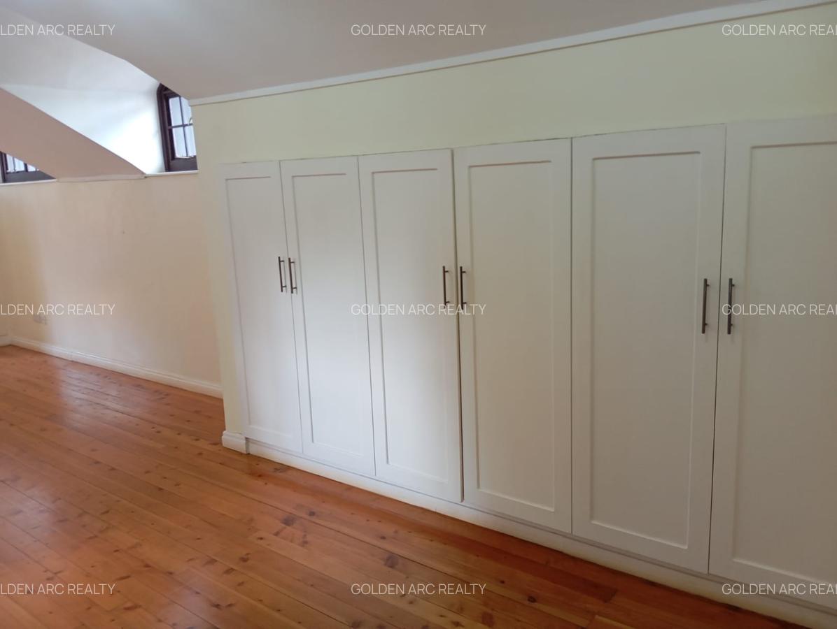 5 Bed Townhouse with En Suite in Karen - 17