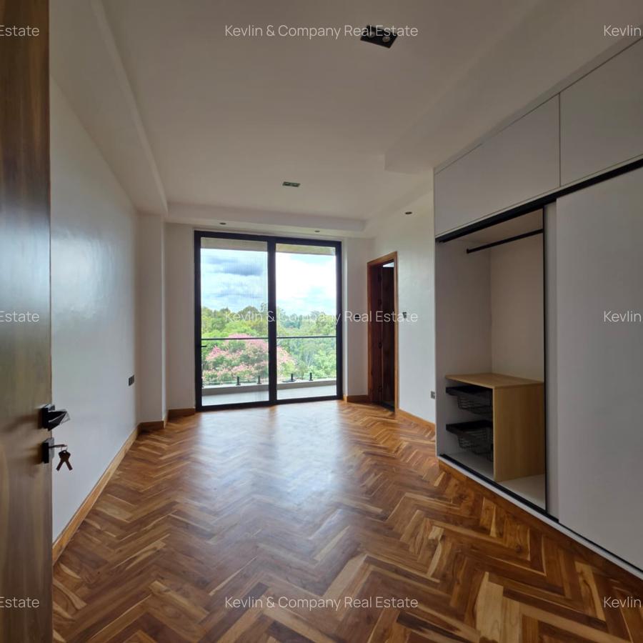 4 Bed Apartment with En Suite in Spring Valley - 10