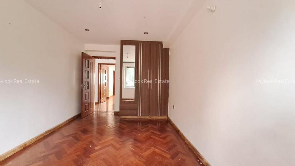 5 Bed Townhouse with En Suite at Lavington Green - 8