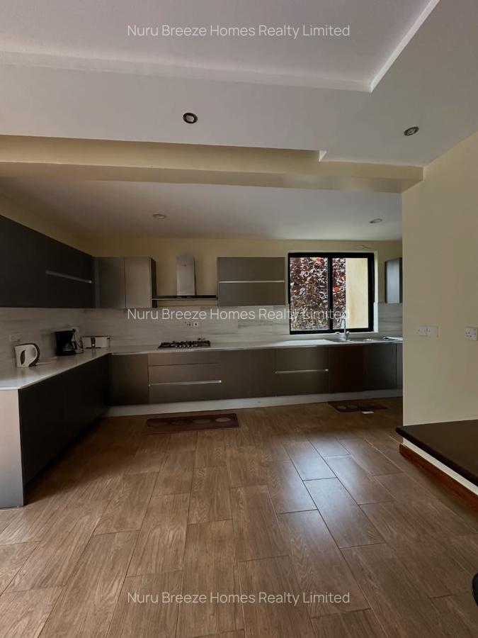 5 Bed Townhouse with En Suite in Karen - 3