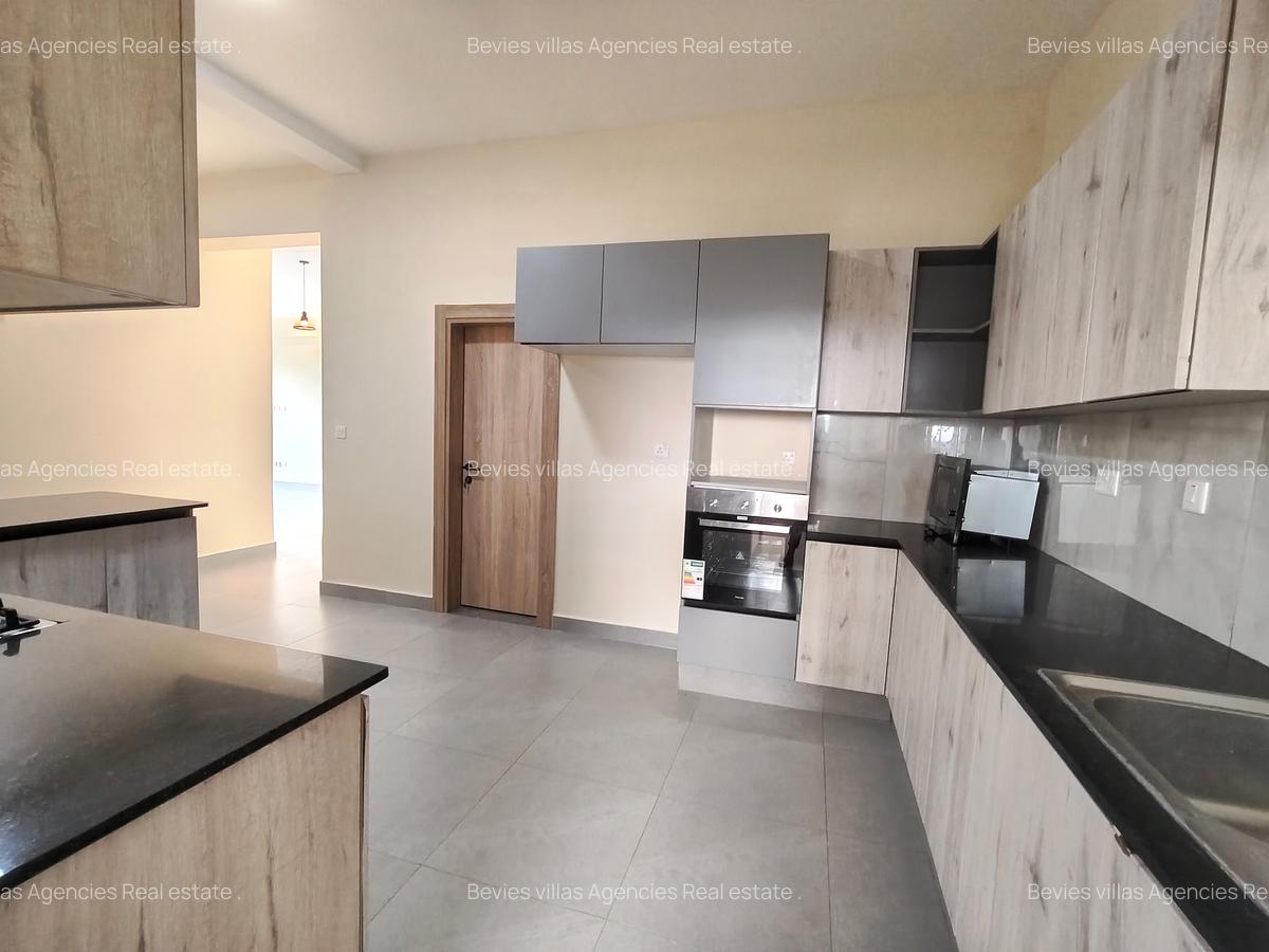 3 Bed Apartment with En Suite at Parklands - 2
