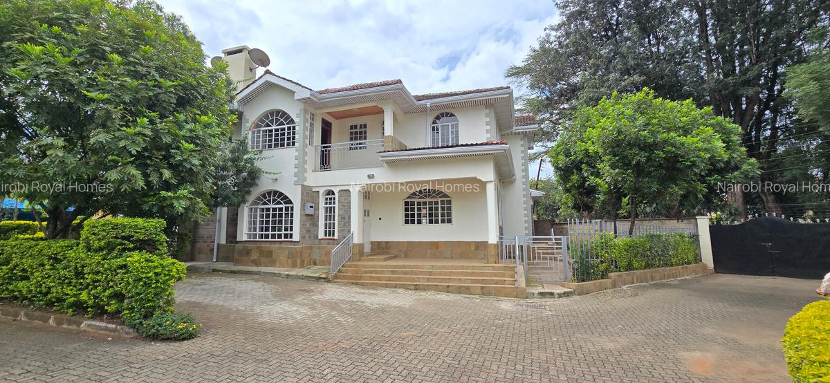 5 Bed Townhouse with En Suite at Lavington Off Convent Drive - 1