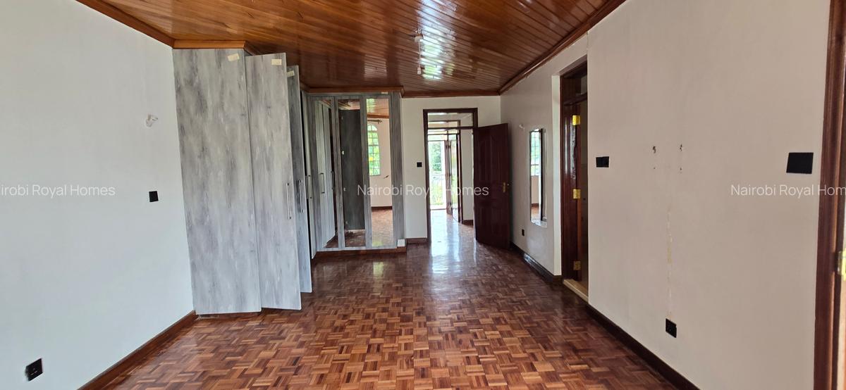 5 Bed Townhouse with En Suite at Lavington Off Convent Drive - 11