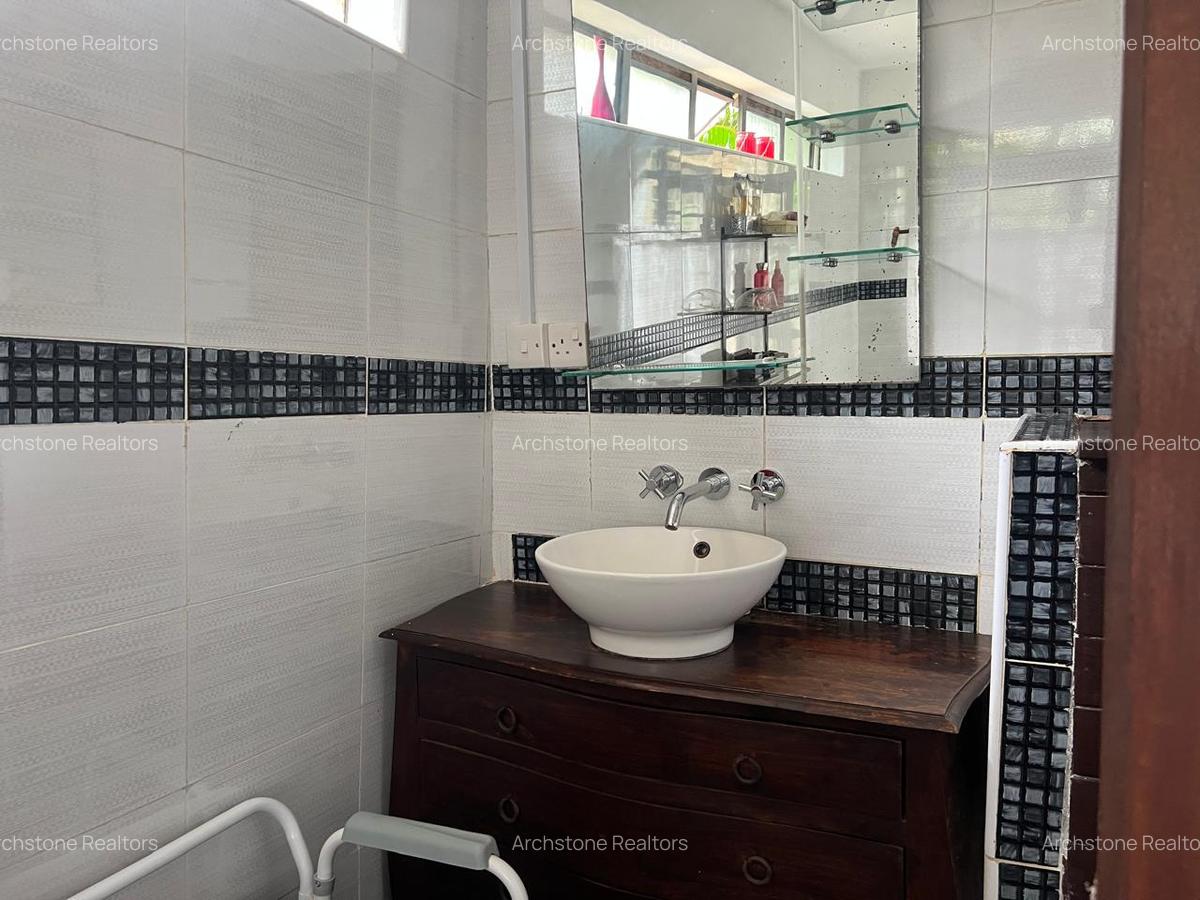 4 Bed Townhouse with En Suite in Kitisuru - 9