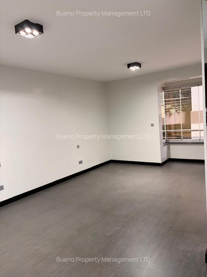 3 Bed Apartment with Swimming Pool in Riverside - 6