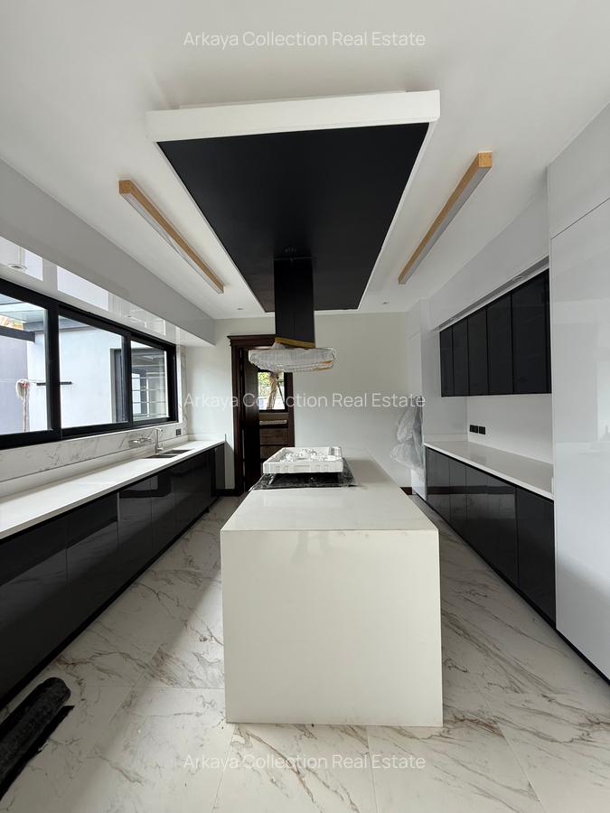 5 Bed House with En Suite in Nyari - 4