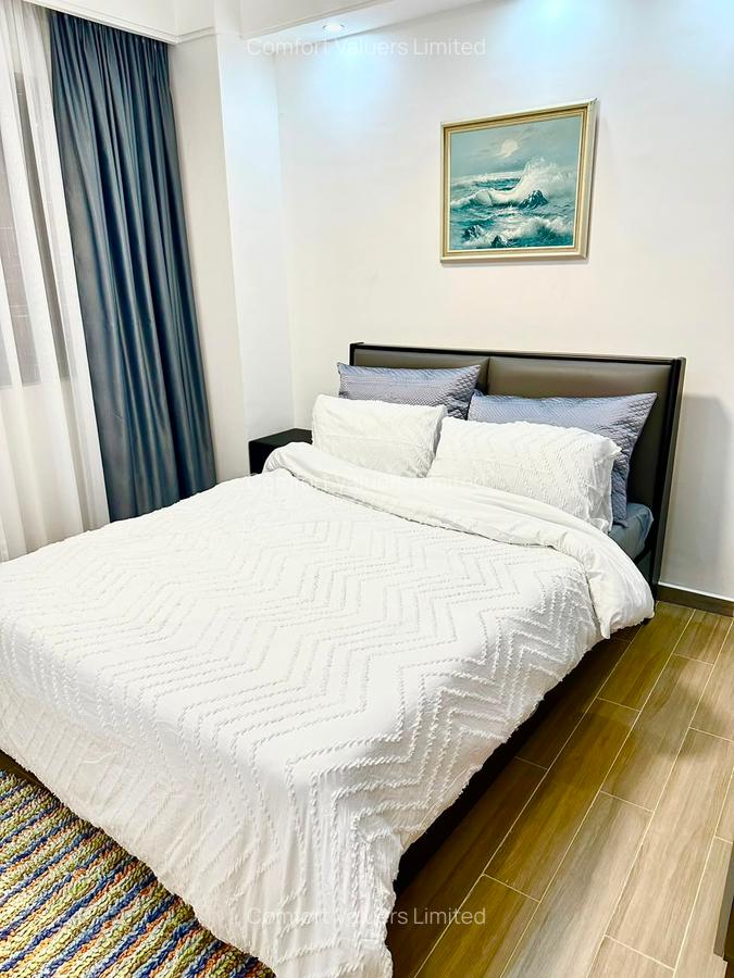Serviced 2 Bed Apartment with En Suite at Riverside Drive - 5
