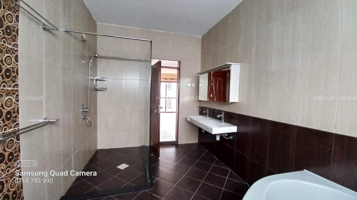 5 Bed Townhouse with En Suite at Gravellia Grove - 5