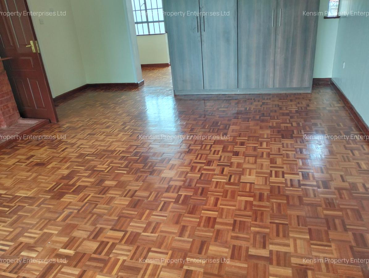 5 Bed Townhouse with En Suite in Kitisuru - 18