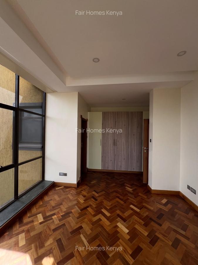 5 Bed Townhouse with En Suite at Lavington Green - 13