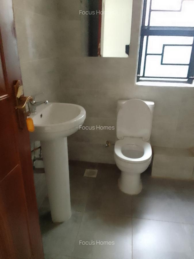 5 Bed Townhouse with En Suite in Lavington - 14