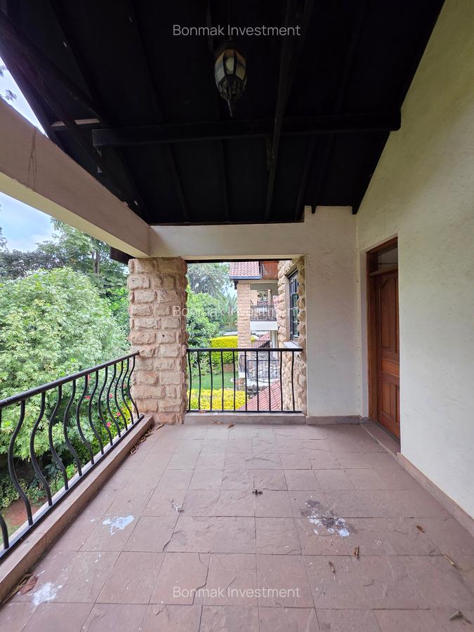 4 Bed Townhouse with En Suite at Lavington Green - 17