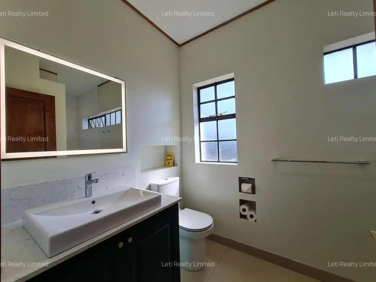 4 Bed Townhouse with En Suite in Lavington - 18