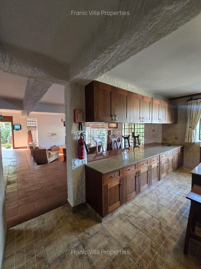 3 Bed House with En Suite at Spring Valley - 2