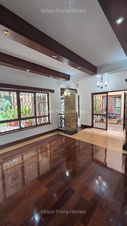 5 Bed Villa with En Suite in Runda - 2