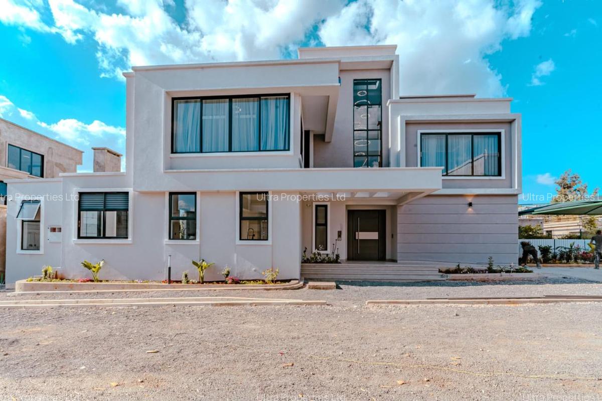 5 Bed Villa with En Suite in Runda - 14