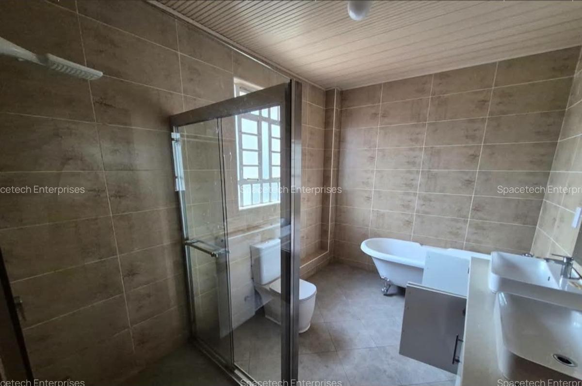 4 Bed House with En Suite in Runda - 5