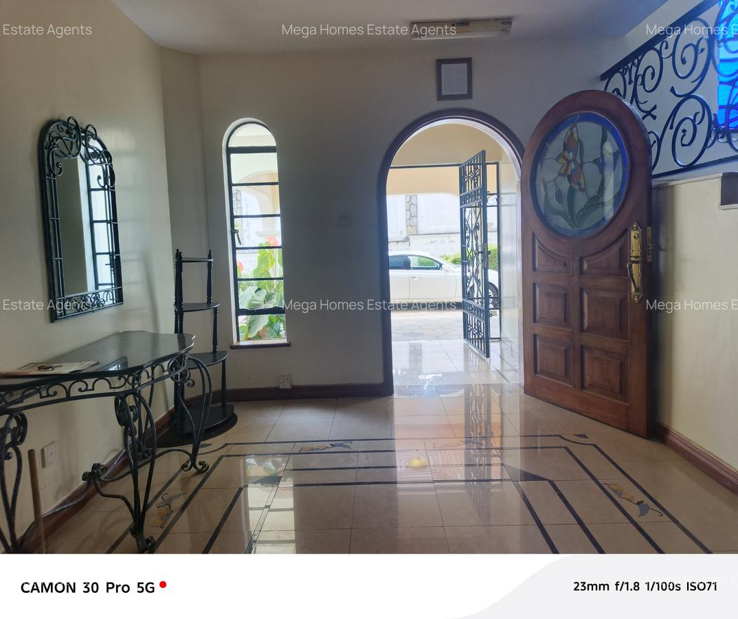 5 Bed House with En Suite in Runda - 15