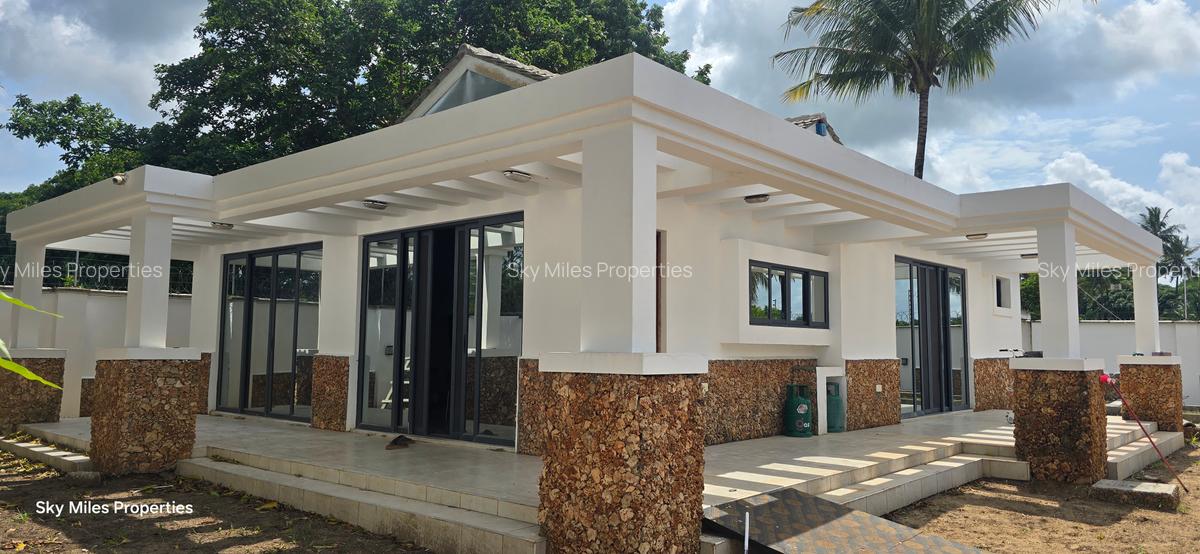 3 Bed House with Garden at Aloo Drive Residence - 5