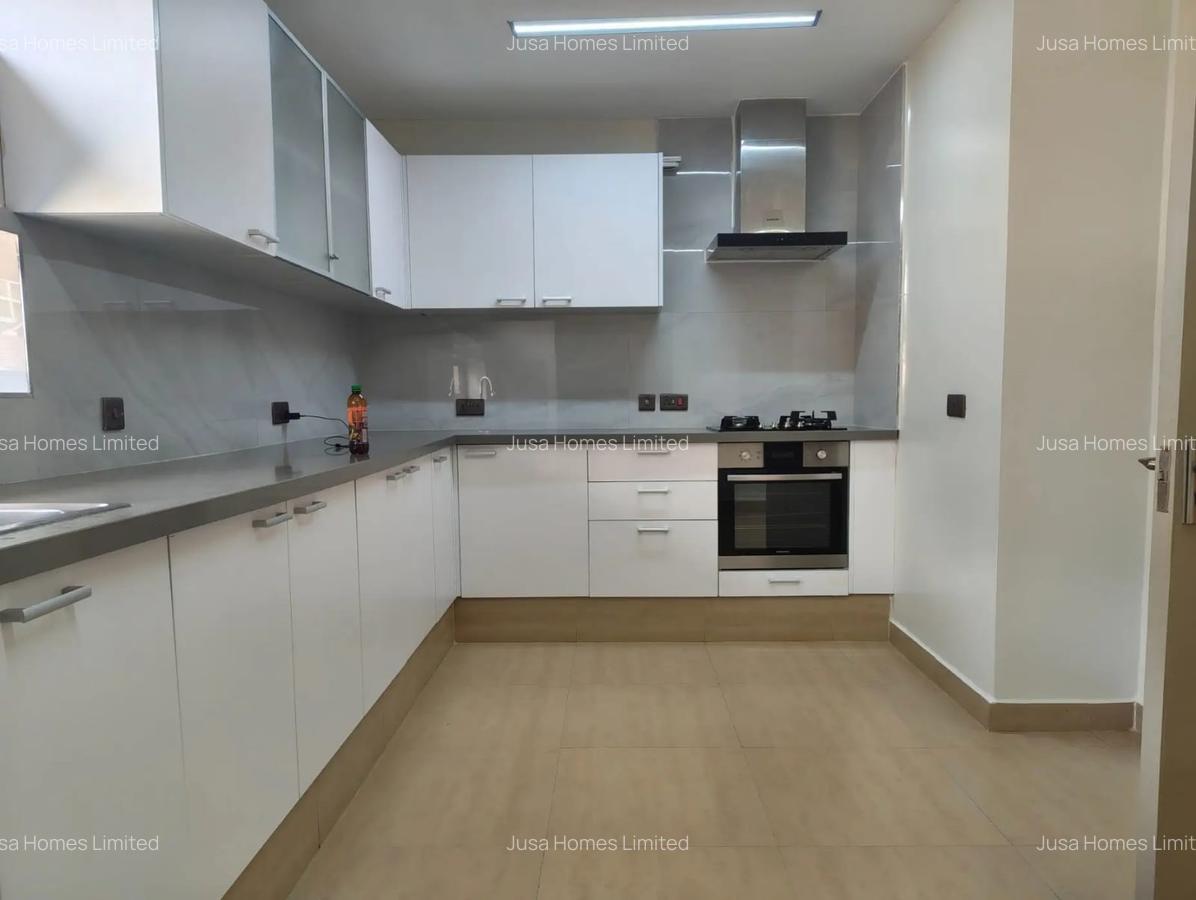 3 Bed Apartment in Valley Arcade - 2