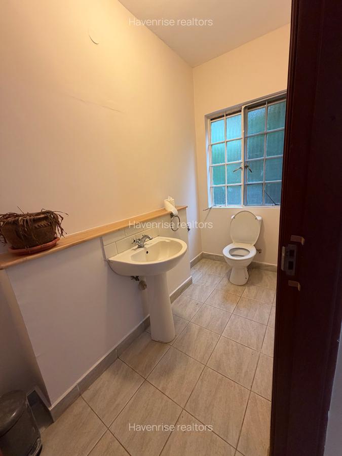 5 Bed Villa at Rosslyn - 8