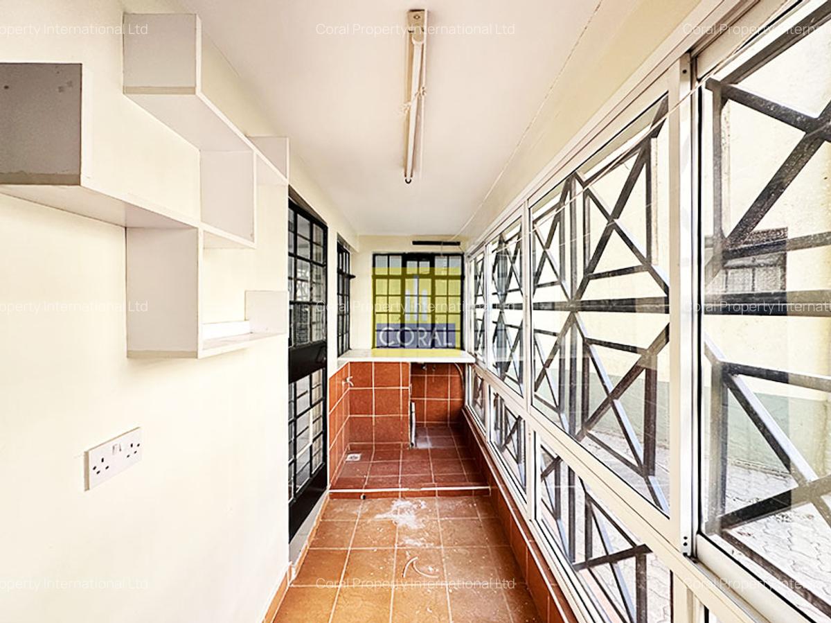 4 Bed Apartment with En Suite in Kilimani - 8