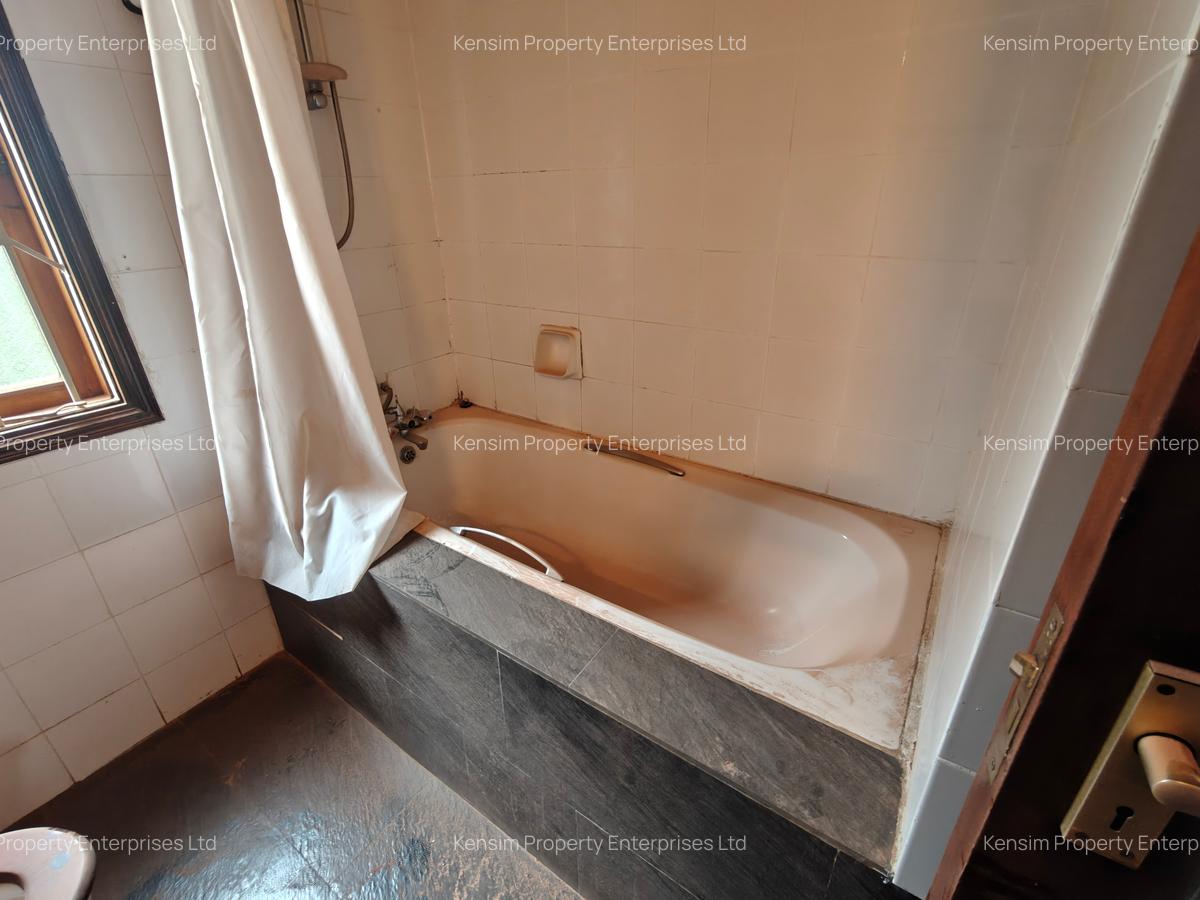 4 Bed Townhouse with En Suite in Lavington - 16