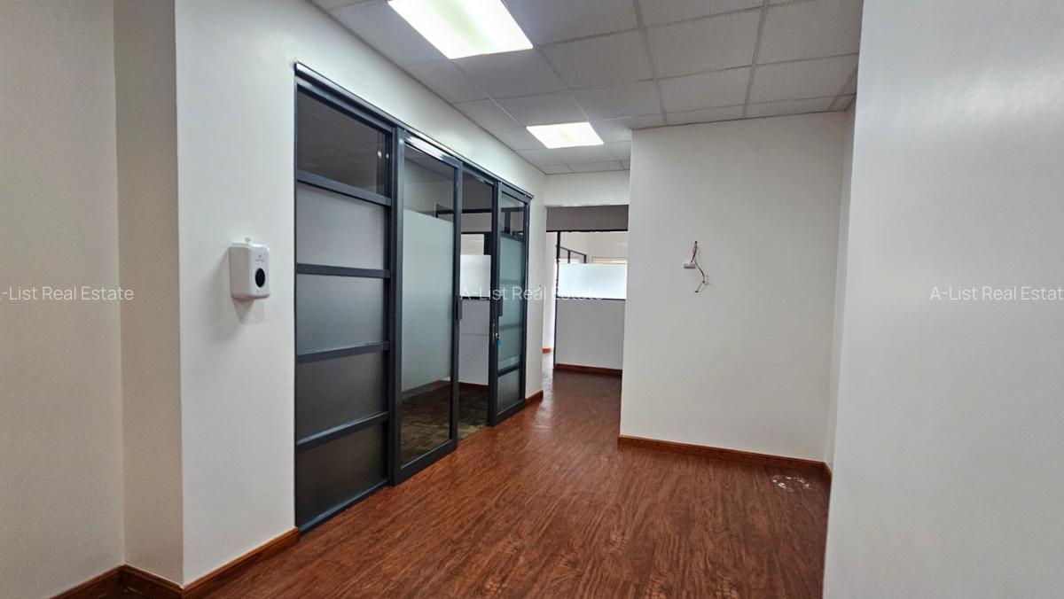 2,734 ft² Office with Service Charge Included at Riverside Drive - 13