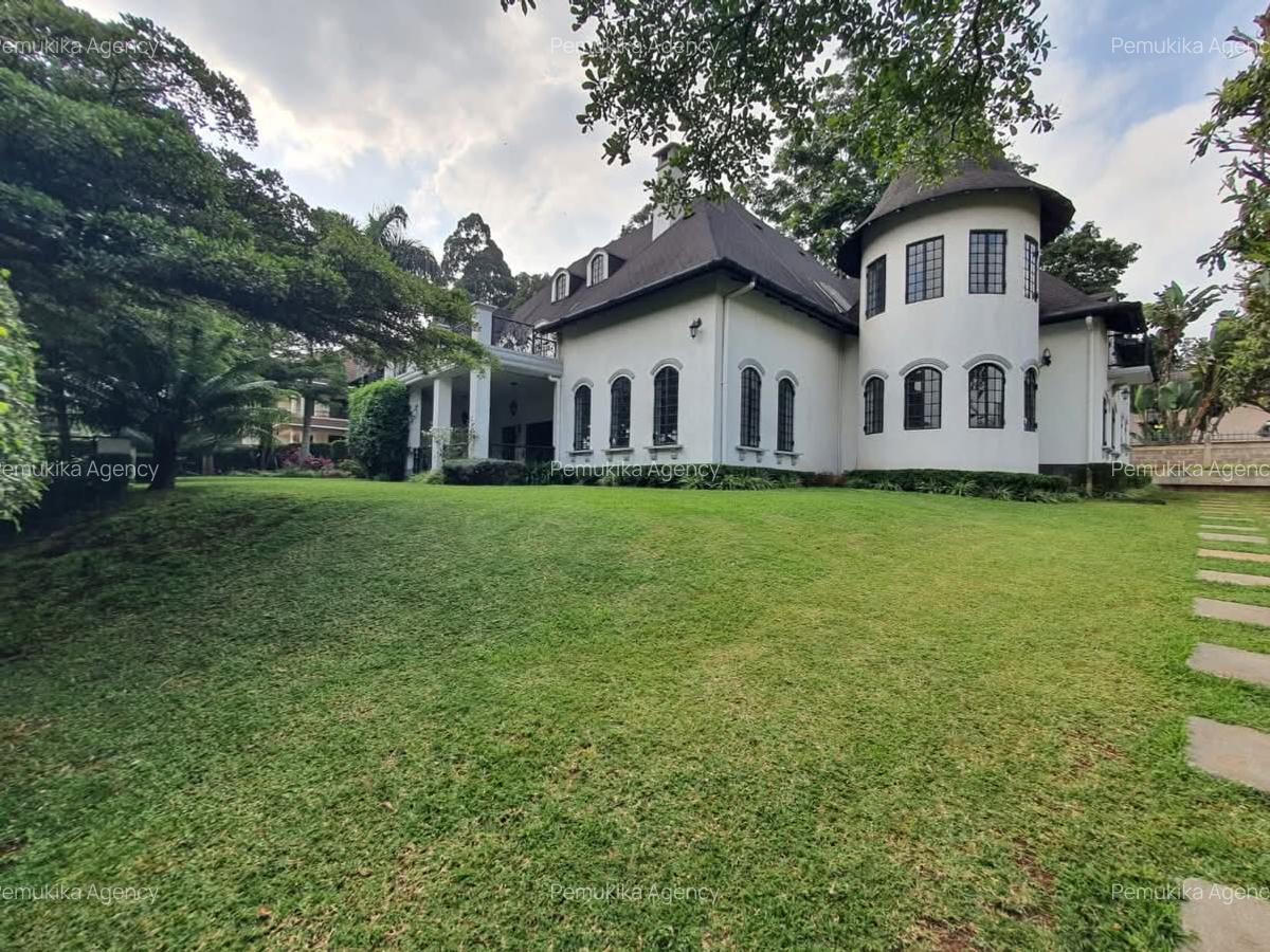 5 Bed Townhouse with En Suite in Lavington - 3