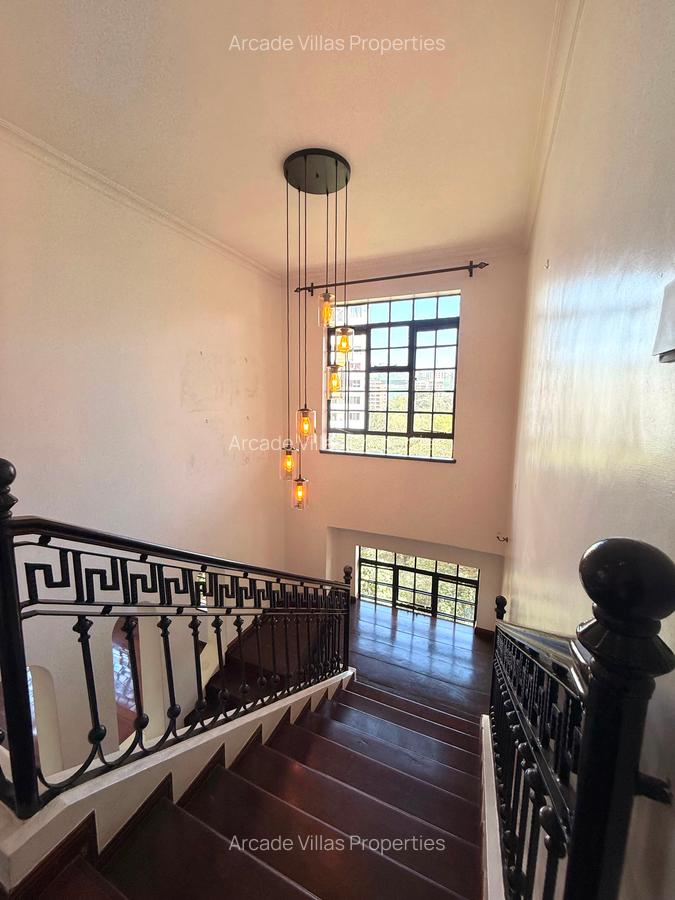 4 Bed Apartment with En Suite in Kileleshwa - 4