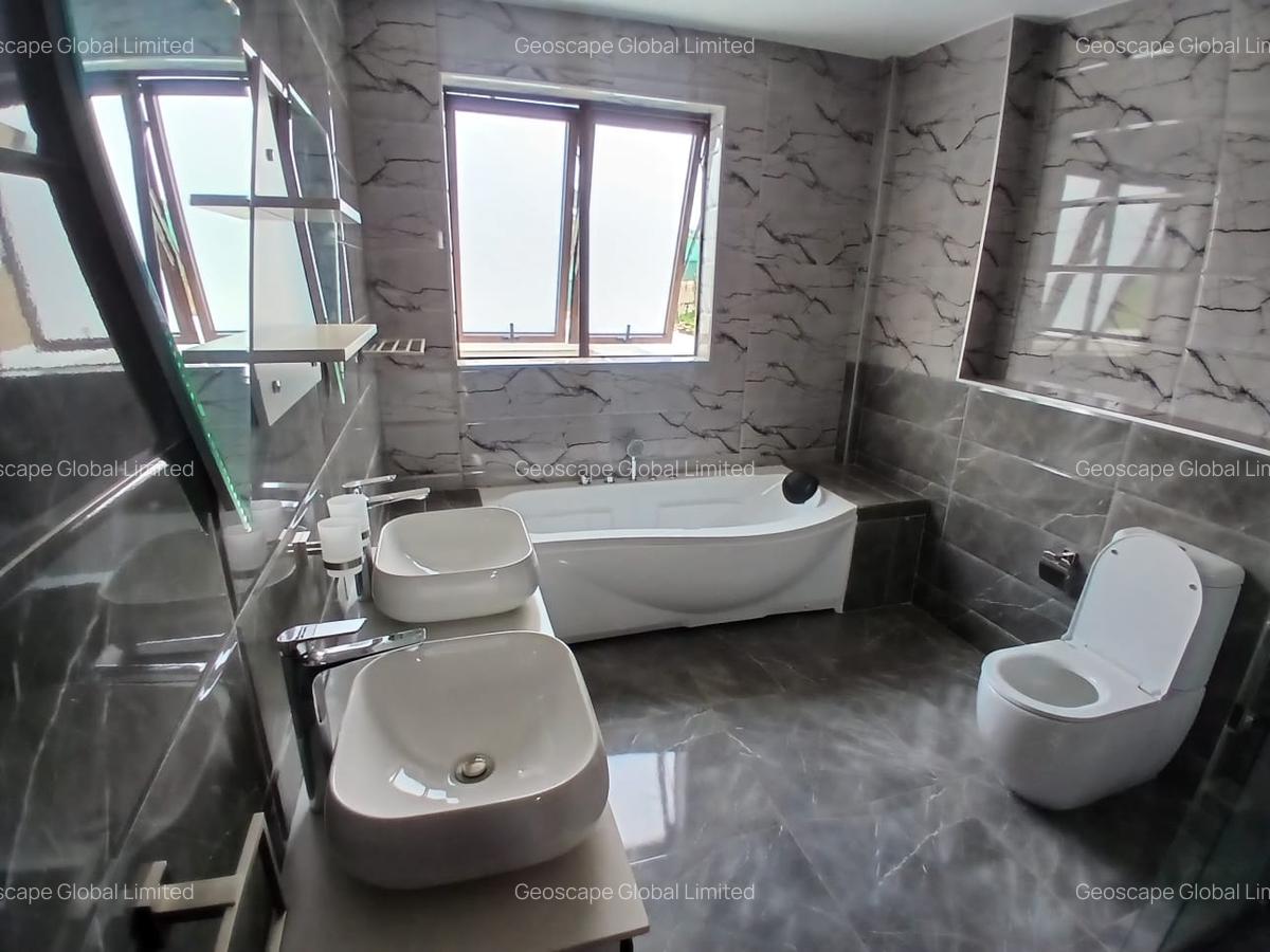 4 Bed House with En Suite in Runda - 6