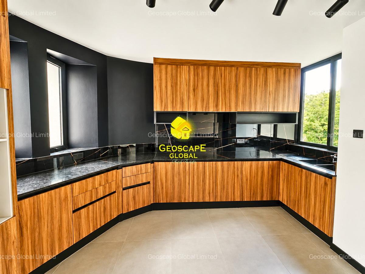 3 Bed Apartment with En Suite in Spring Valley - 4