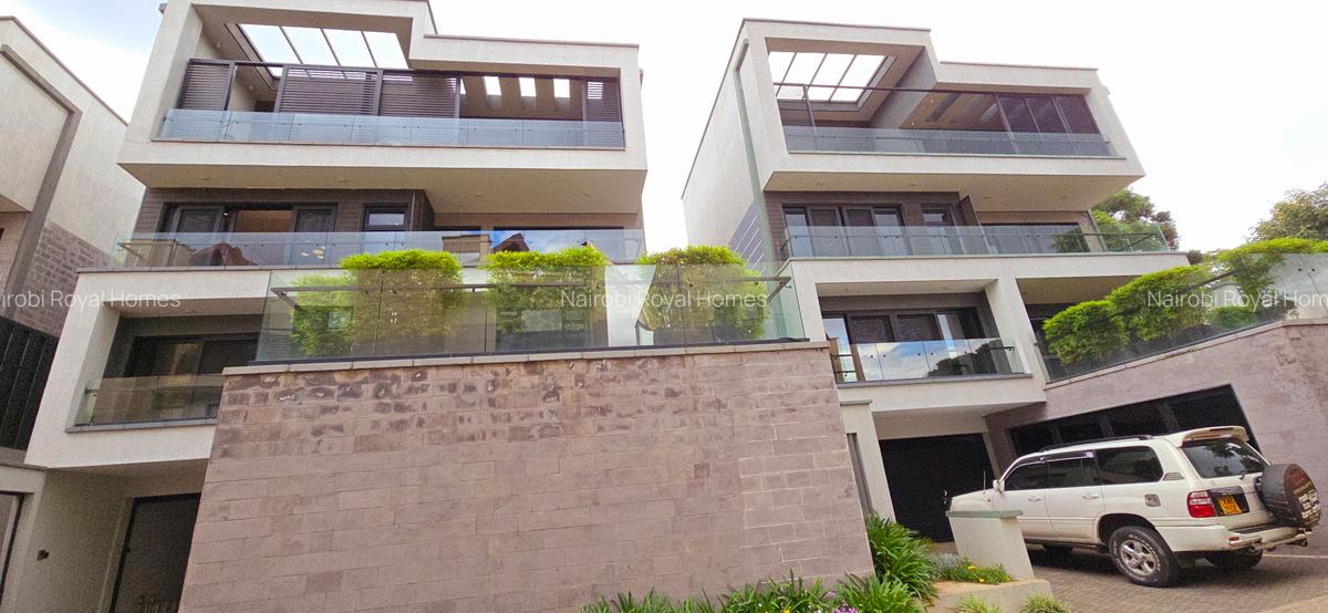 4 Bed Townhouse with En Suite at Lavington Green - 2