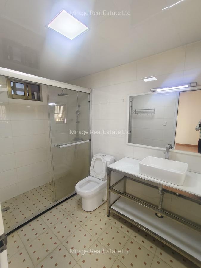 2 Bed Apartment with En Suite in Kilimani - 3