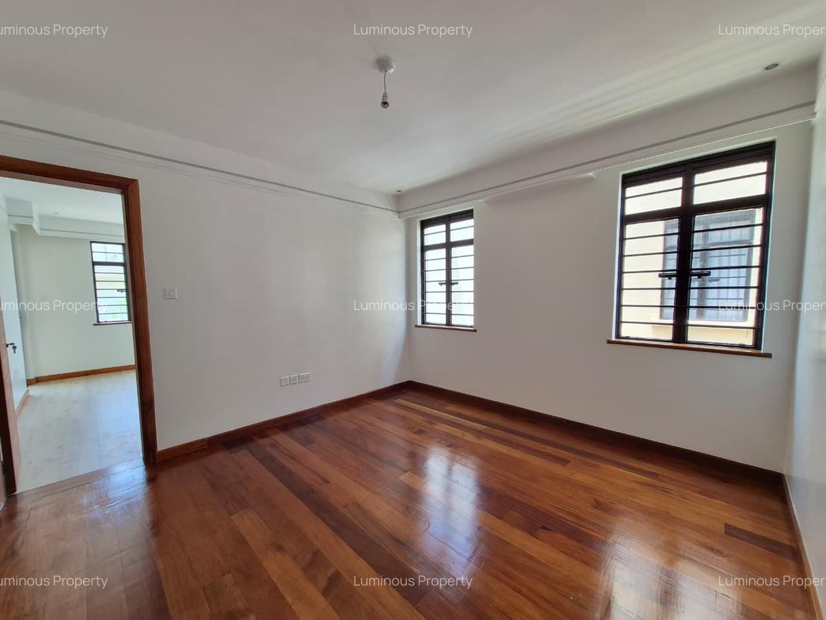 4 Bed House with En Suite at Membley - 14