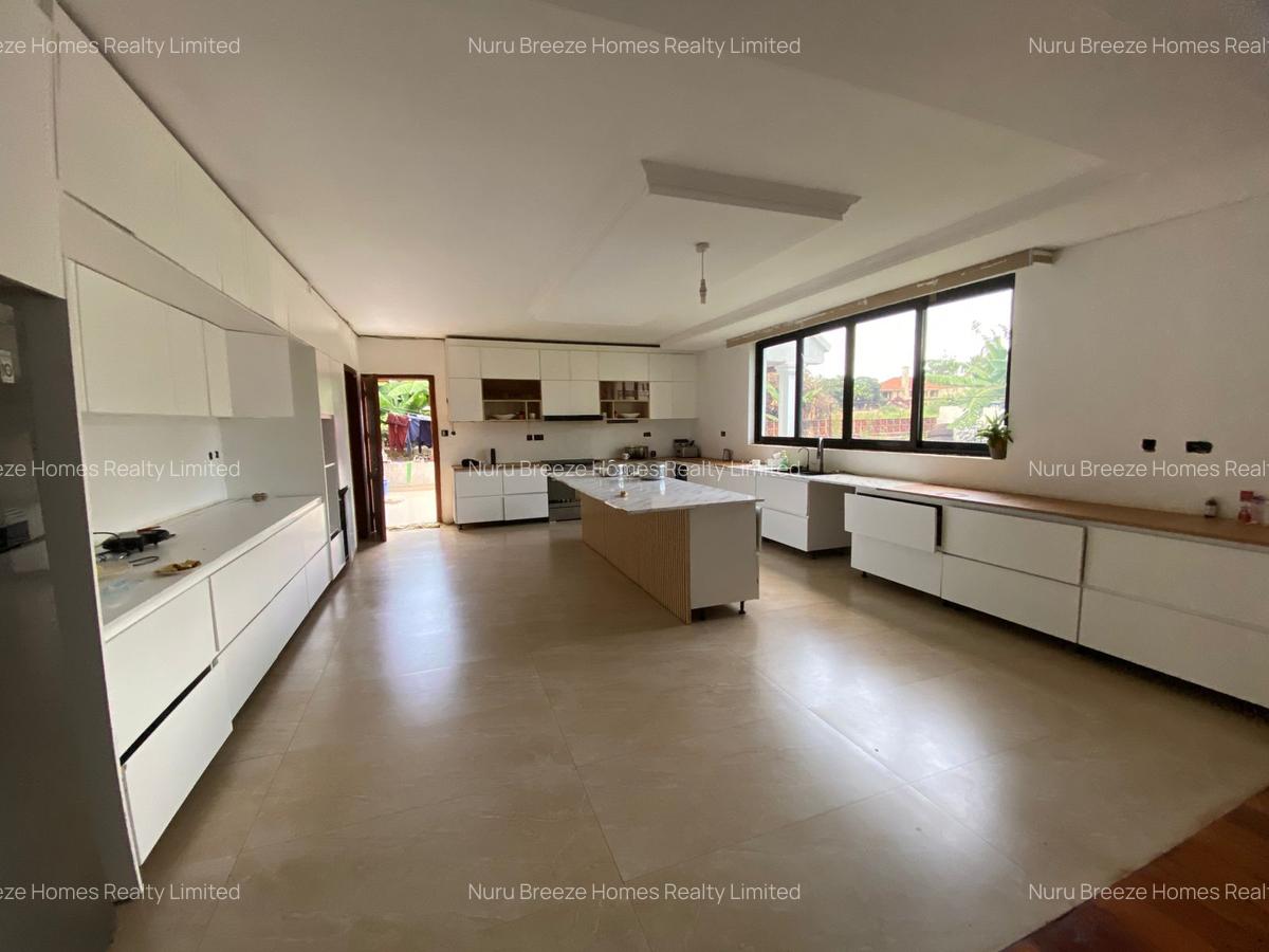5 Bed House with En Suite in Runda - 15